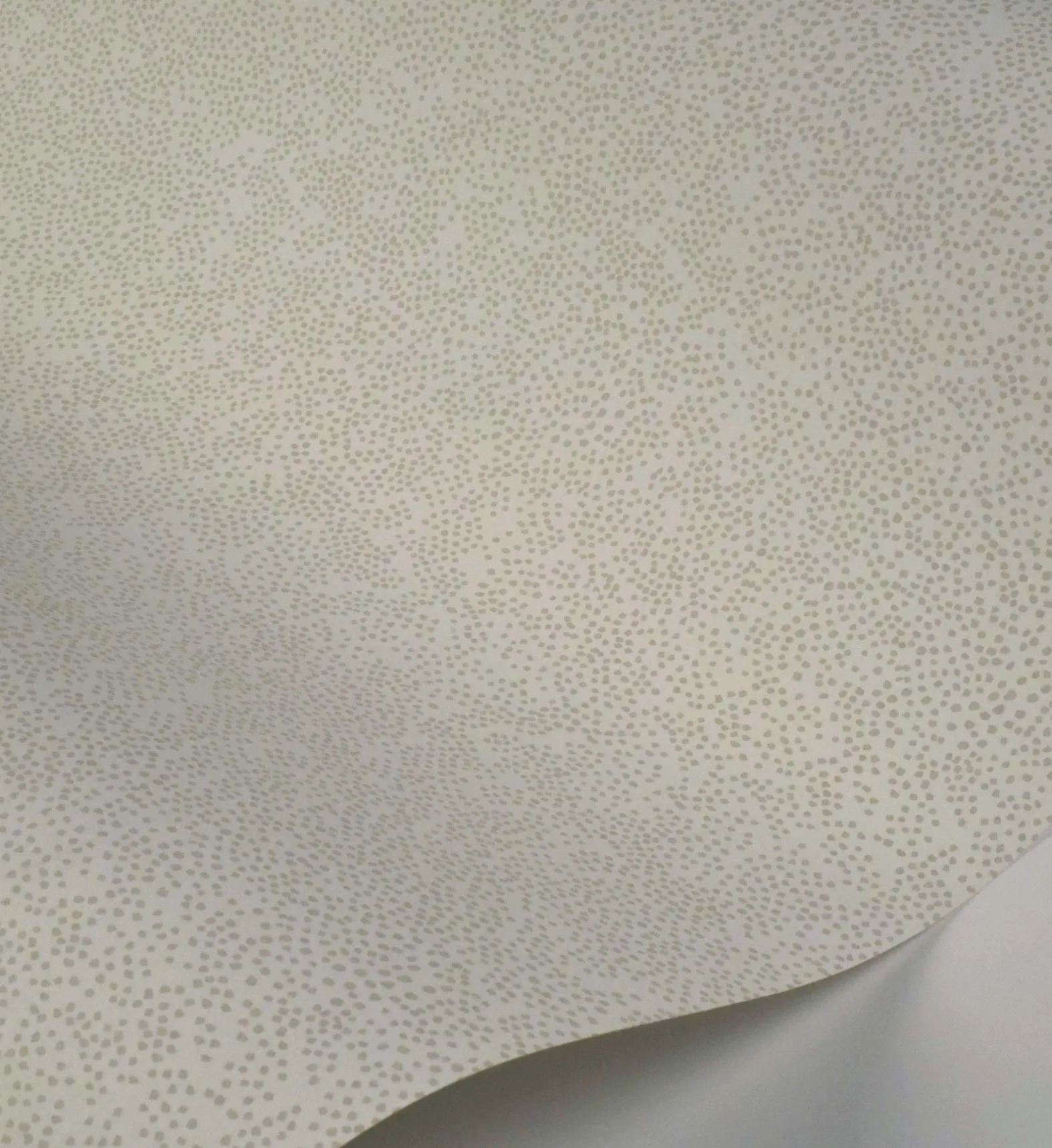 Champagne Dots Wallpaper