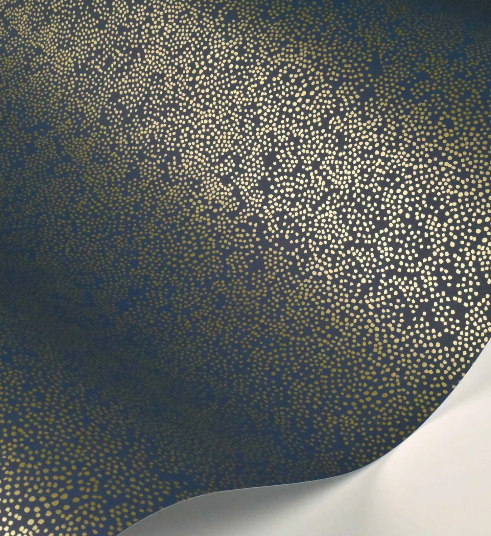 Champagne Dots Wallpaper