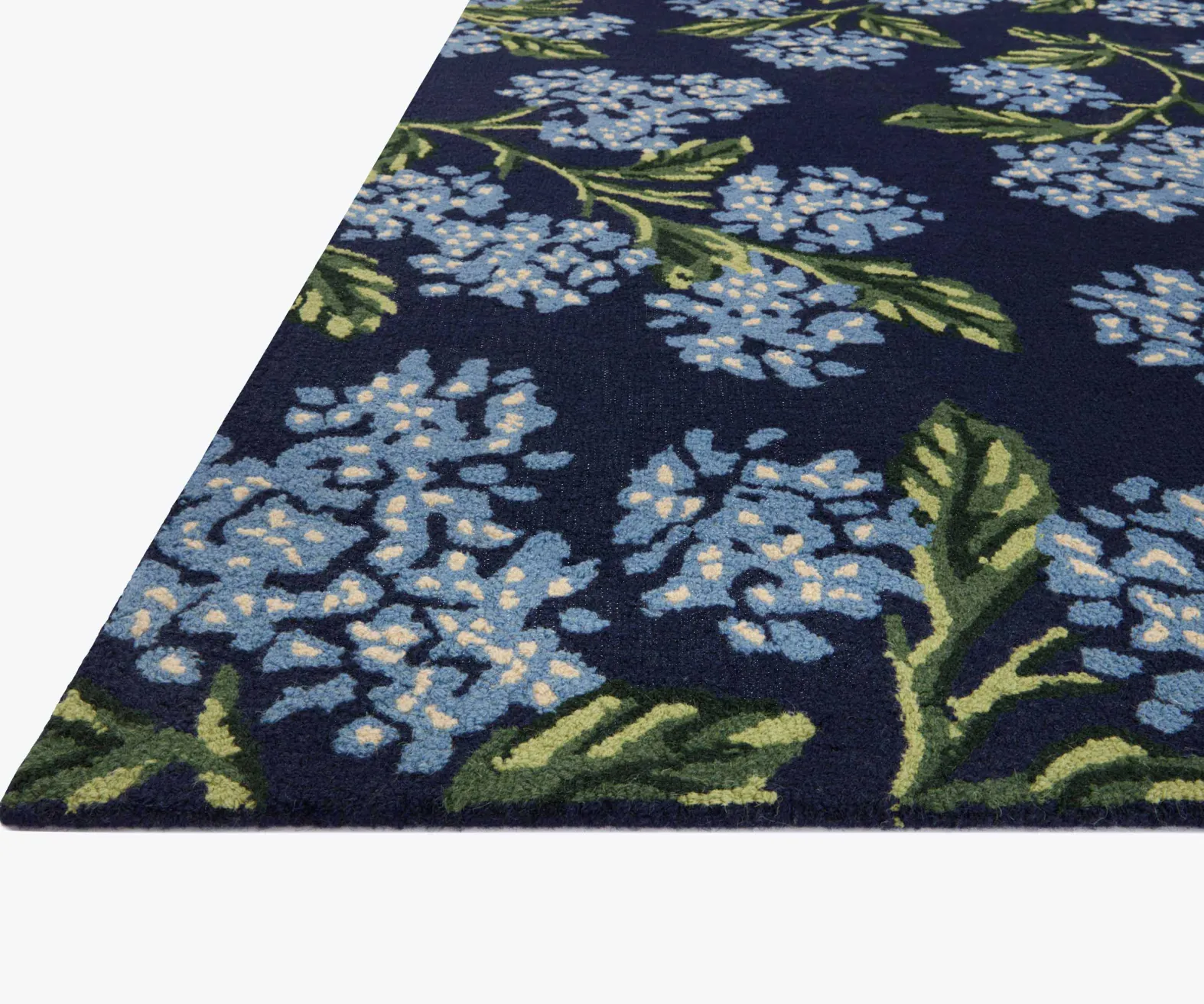 Joie Hydrangea Wool-Hooked Rug