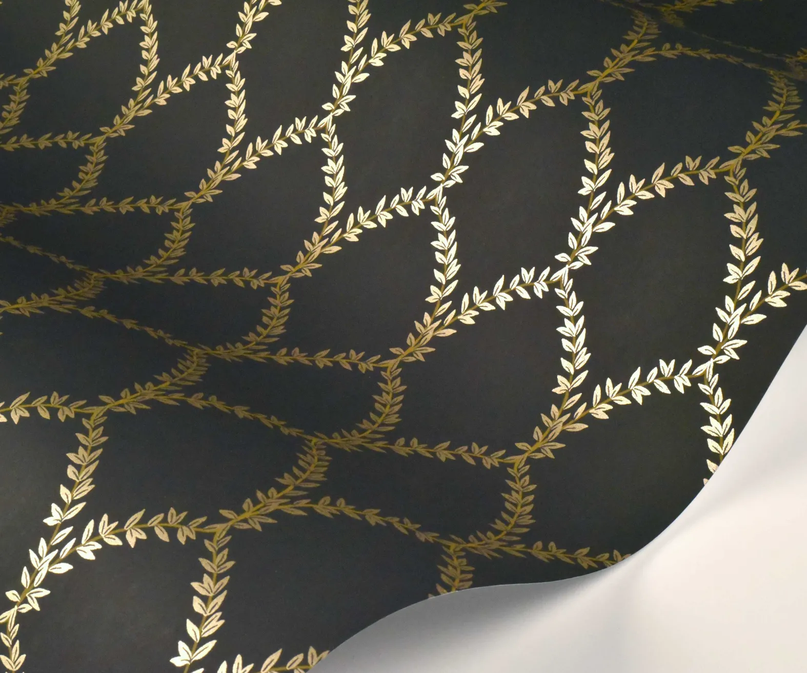 Laurel Wallpaper Sample