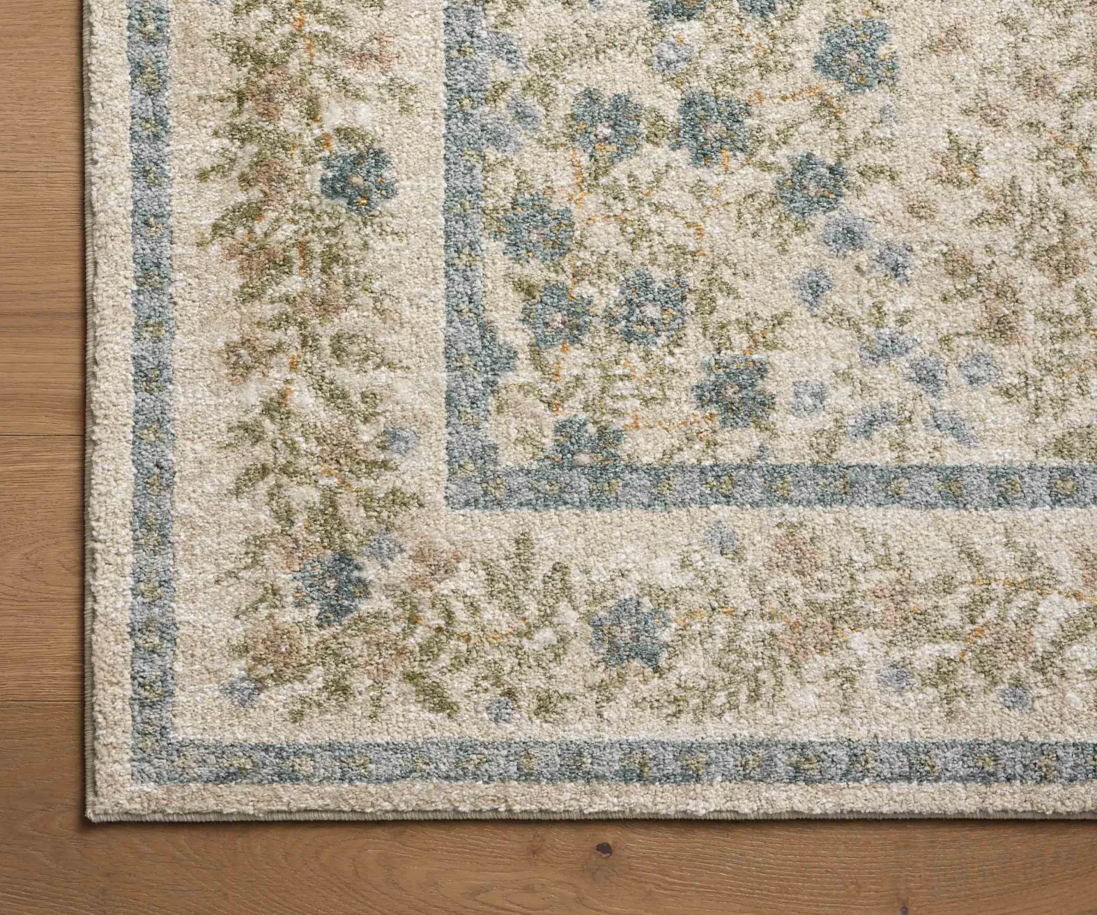 Laurel Wildwood Garden Power Loomed Rug