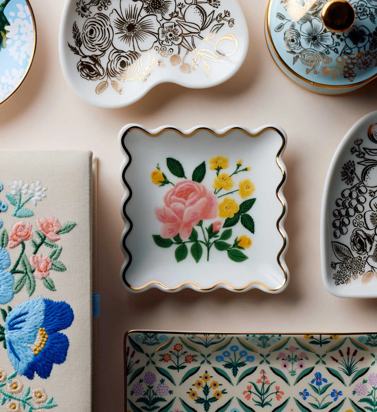 Round Porcelain Box